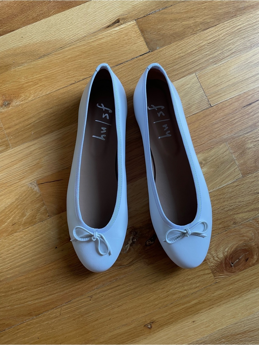 White ballet shoes French Sole size 9 NWT
